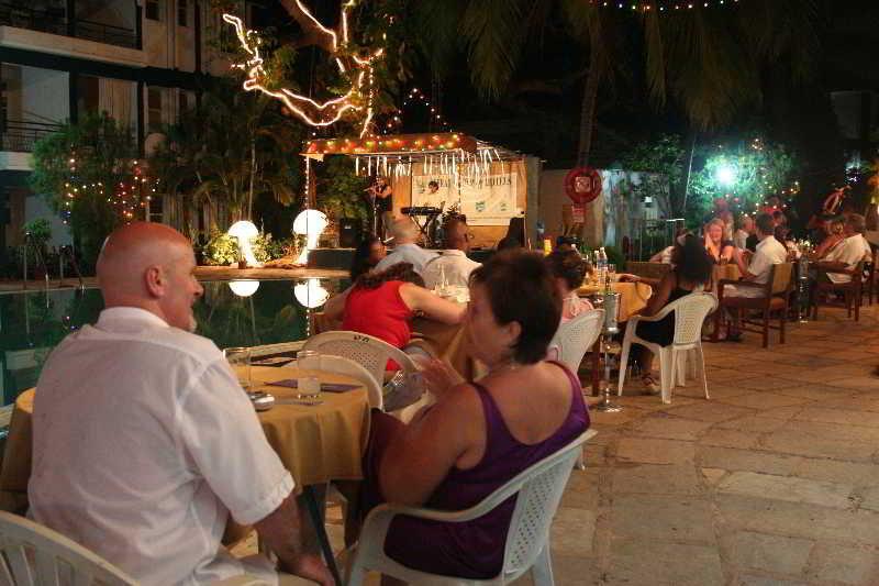 Dona Alcina Resorts Candolim Exterior foto
